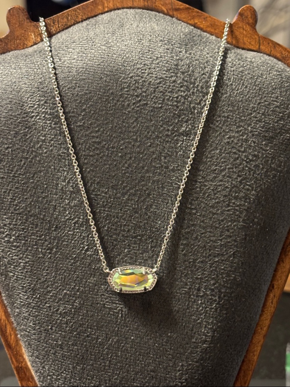 Kendra‎ Scott Iridescent  Rainbow Oval Pendant Necklace - Silver